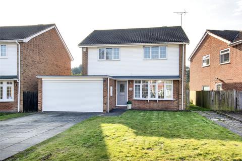 3 bedroom detached house for sale, Chantry Avenue, Hartley, Kent, DA3