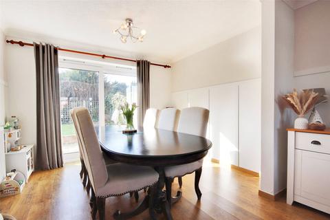 3 bedroom detached house for sale, Chantry Avenue, Hartley, Kent, DA3