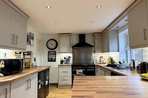 11 Chater Drive, Sutton Coldfield, B76 2BJ