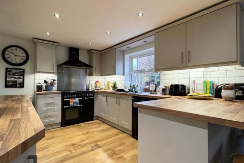 11 Chater Drive, Sutton Coldfield, B76 2BJ