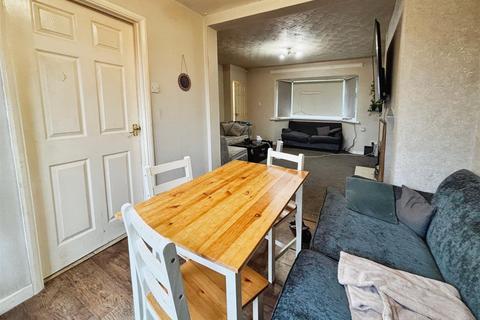 74 Stonegate Road, Bradford, BD10 8BU