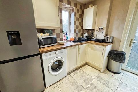 74 Stonegate Road, Bradford, BD10 8BU