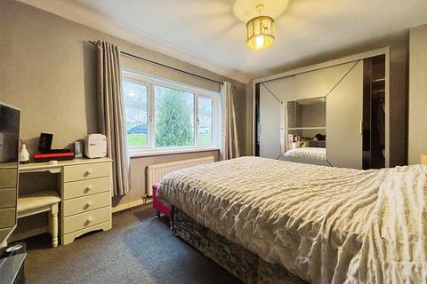 74 Stonegate Road, Bradford, BD10 8BU