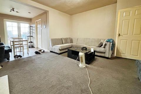 74 Stonegate Road, Bradford, BD10 8BU