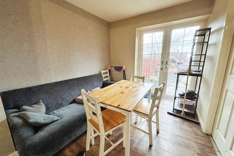 74 Stonegate Road, Bradford, BD10 8BU