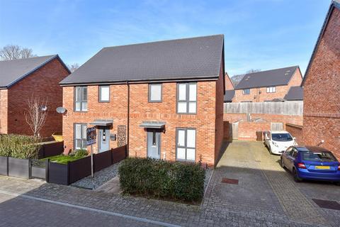 3 bedroom semi-detached house for sale, John Haselden Crescent, Ashford, Kent