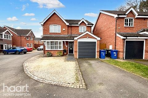 3 bedroom detached house for sale, Pine Close, Northampton