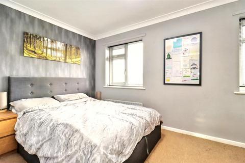 3 Blackthorn Square, Clevedon, BS21 5EF