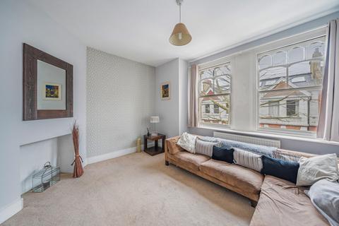 3 bedroom flat for sale, Salterford Road, Tooting