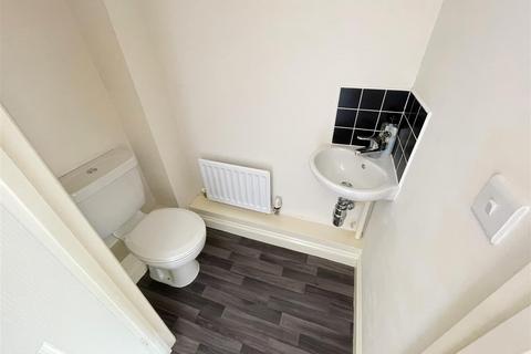 2 bedroom end of terrace house to rent, Hartoft Square, Trinity Square, Hartlepool