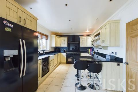 4 bedroom detached house for sale, Hawkesbury Close, Canvey Island, SS8