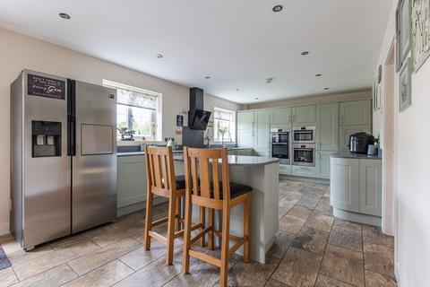 5 bedroom detached house for sale, Yaxham, Dereham