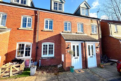 3 bedroom terraced house for sale, Duddy Road, Disley, Stockport