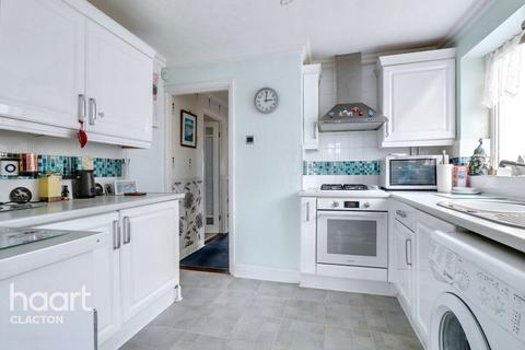 34 Bertram Avenue, Little Clacton, Clacton-on-sea, CO16 9RL