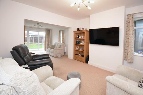 3 bedroom detached house for sale, Park Road, Raunds