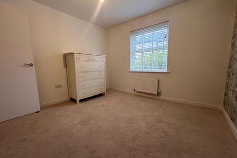 2 bedroom flat to rent, Farnley Road, Balby, Doncaster