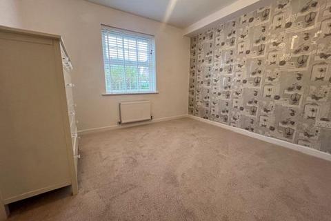 2 bedroom flat to rent, Farnley Road, Balby, Doncaster