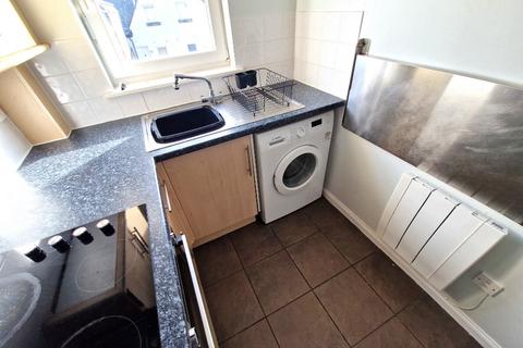 2 bedroom flat to rent, Robert de Quincy Place, Prestonpans, East Lothian, EH32