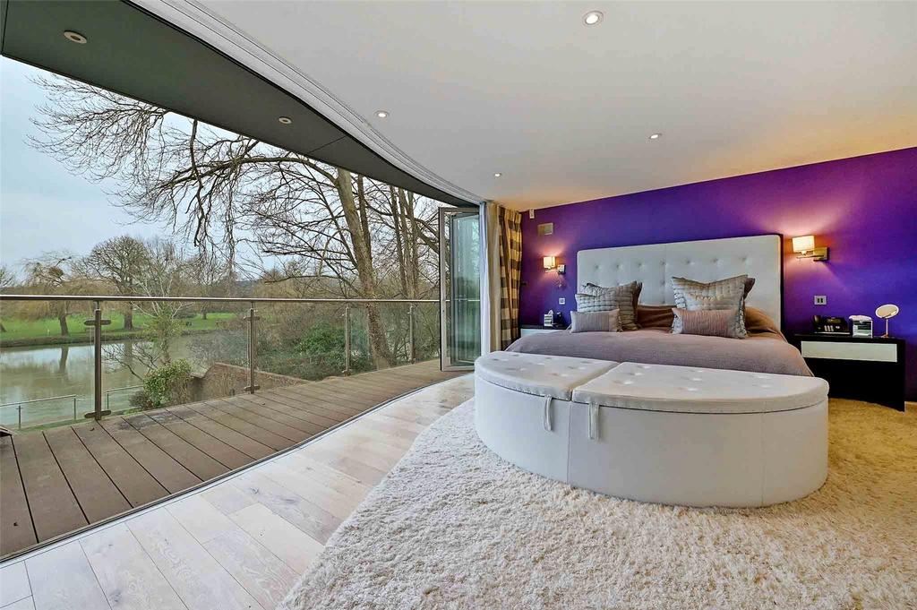 Principal Bedroom