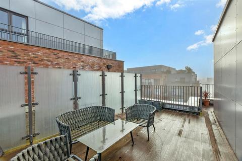 2 bedroom penthouse for sale, Ulysses House, Maidstone ME14