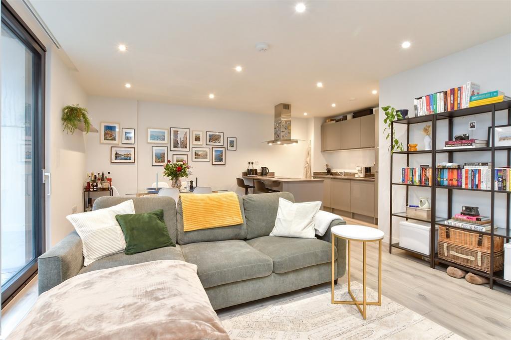 Lounge/ Kitchen