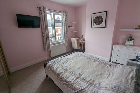 3 bedroom terraced house to rent, Sebright Avenue, Worcester WR5