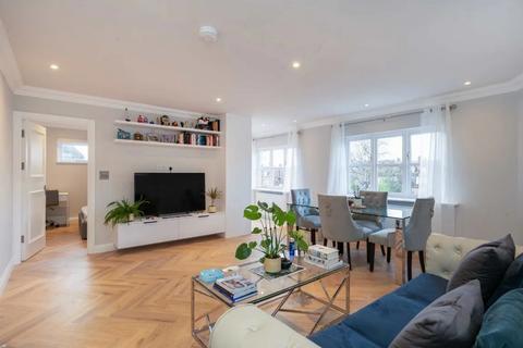 3 bedroom flat to rent, Fitzjohns Avenue, London NW3