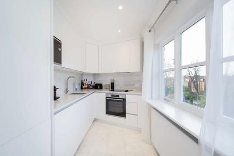 3 bedroom flat to rent, Fitzjohns Avenue, London NW3