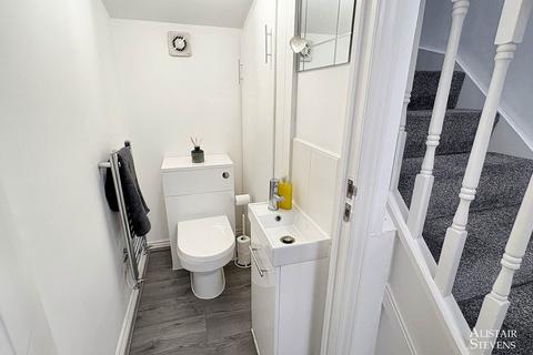 31 Elmstone Drive, Royton, Oldham, OL2 6DH