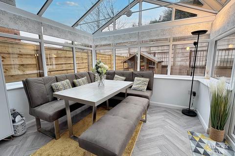 31 Elmstone Drive, Royton, Oldham, OL2 6DH