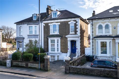 4 bedroom flat for sale, Overcliffe, Gravesend, Kent, DA11