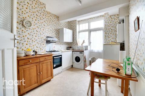 3 bedroom terraced house for sale, The Drive, Ilford