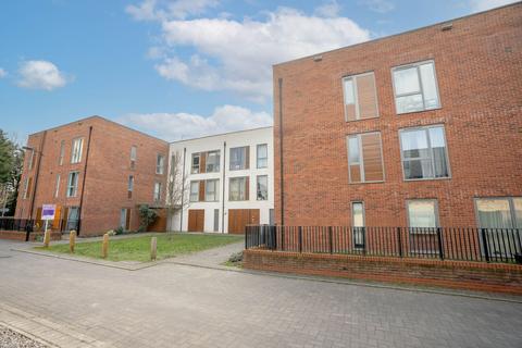 2 bedroom apartment for sale, Spring Drive, Trumpington, CB2