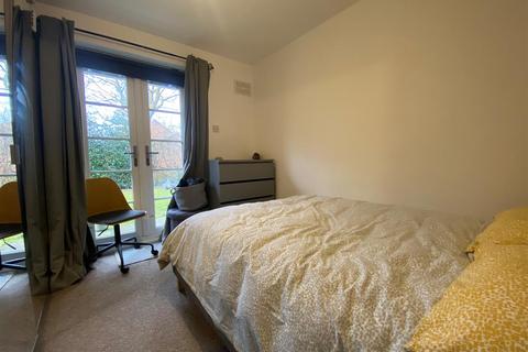 2 bedroom flat to rent, Beverley House,Maple Court, Fulford