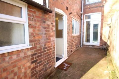 Terraced house to rent, Queen Street, Rushden, Northants, NN10