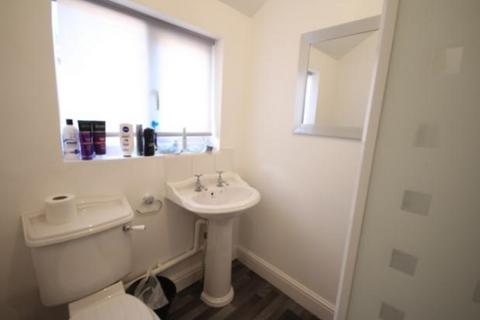 Terraced house to rent, 126 Queen Street Room 1, Rushden, Northants