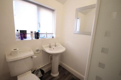 House share to rent, Queen Street, Rushden, Northants, NN10
