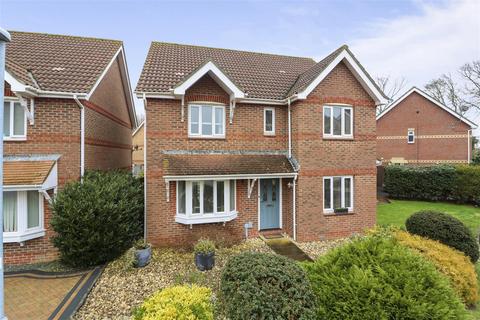 14 Cameron Close, Hailsham, BN27 3WF