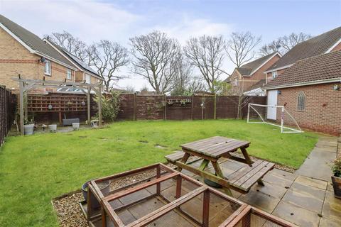 14 Cameron Close, Hailsham, BN27 3WF