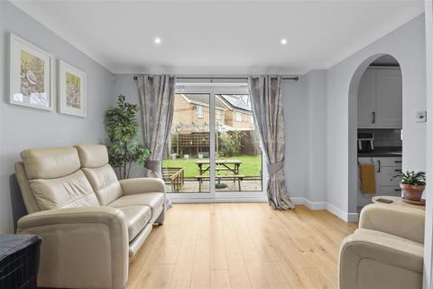 14 Cameron Close, Hailsham, BN27 3WF
