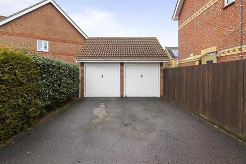 14 Cameron Close, Hailsham, BN27 3WF