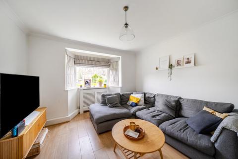 2 bedroom maisonette for sale, Grove Road, Cockfosters, Barnet, EN4