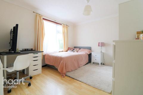 3 bedroom end of terrace house for sale, Rendlesham Walk, Bedford