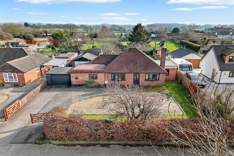 3 bedroom detached bungalow for sale, Middletown Lane, Studley