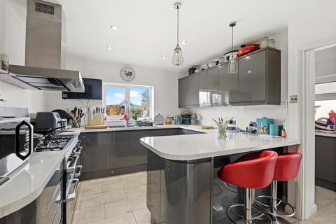 11 Middletown Lane, Studley, B80 7PN