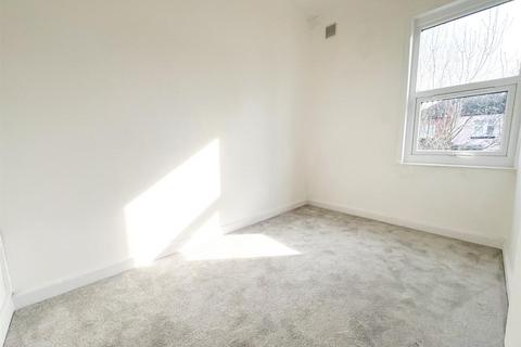 2 bedroom terraced house to rent, Newlands Road, London