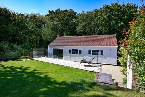 2 bedroom bungalow for sale, Crouch Lane, Borough Green, Sevenoaks