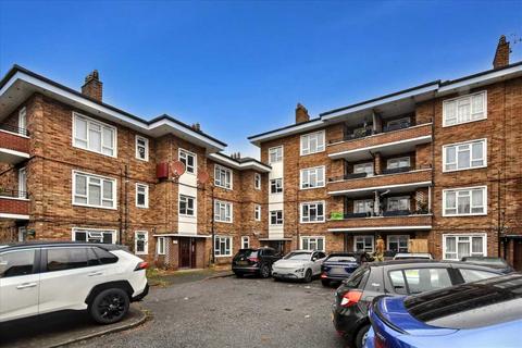 1 bedroom flat for sale, Ellesmere Court, Chiswick