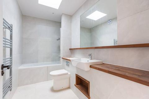 1 bedroom house for sale, Brook Mews, Palmers Green N13