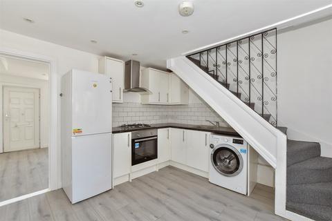 2 bedroom end of terrace house for sale, Upper Stone Street, Maidstone ME15